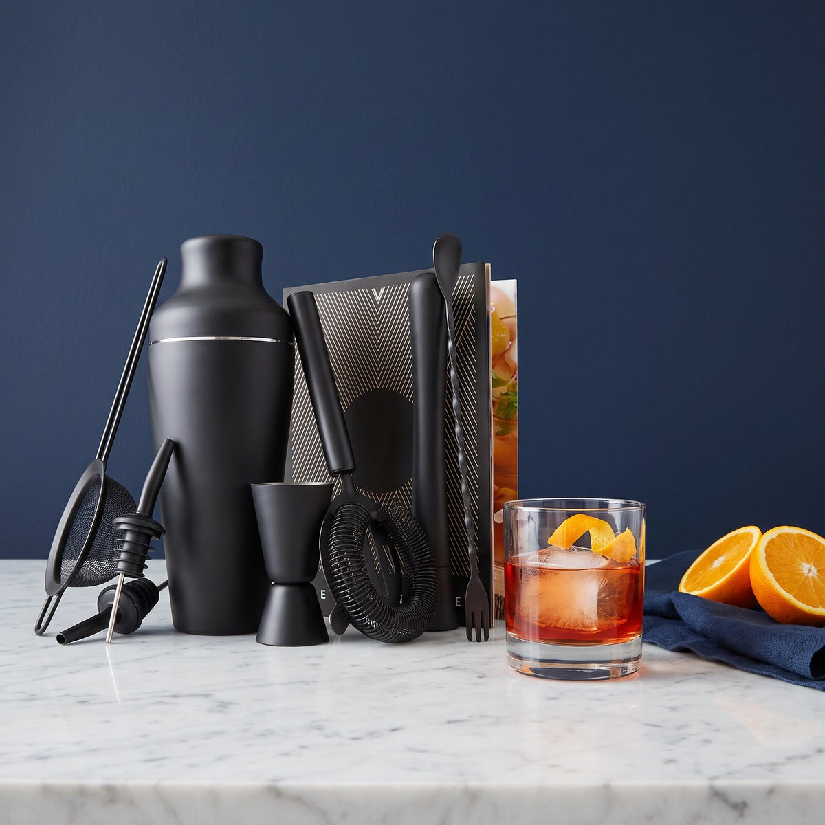 Kit Cocktail Continental Shaker Noir Mat — sur le bar