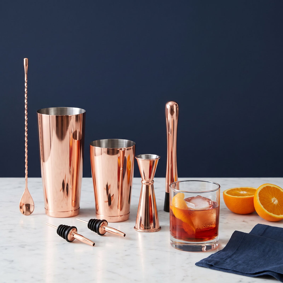 Kit Cocktail Shaker Boston Rose Gold — sur le bar