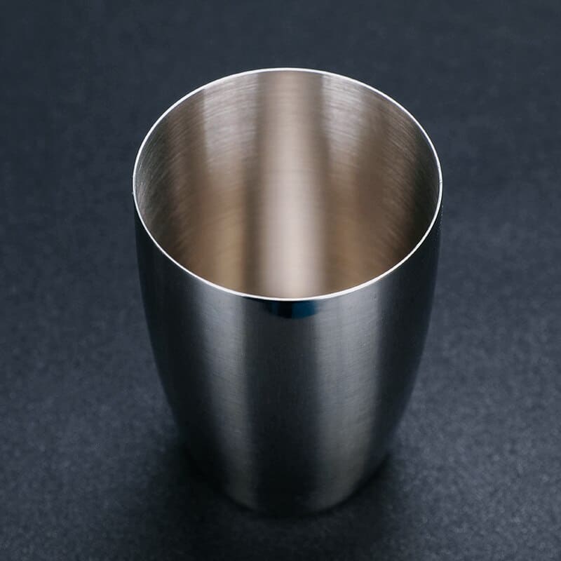 Shaker Pour Cocktail