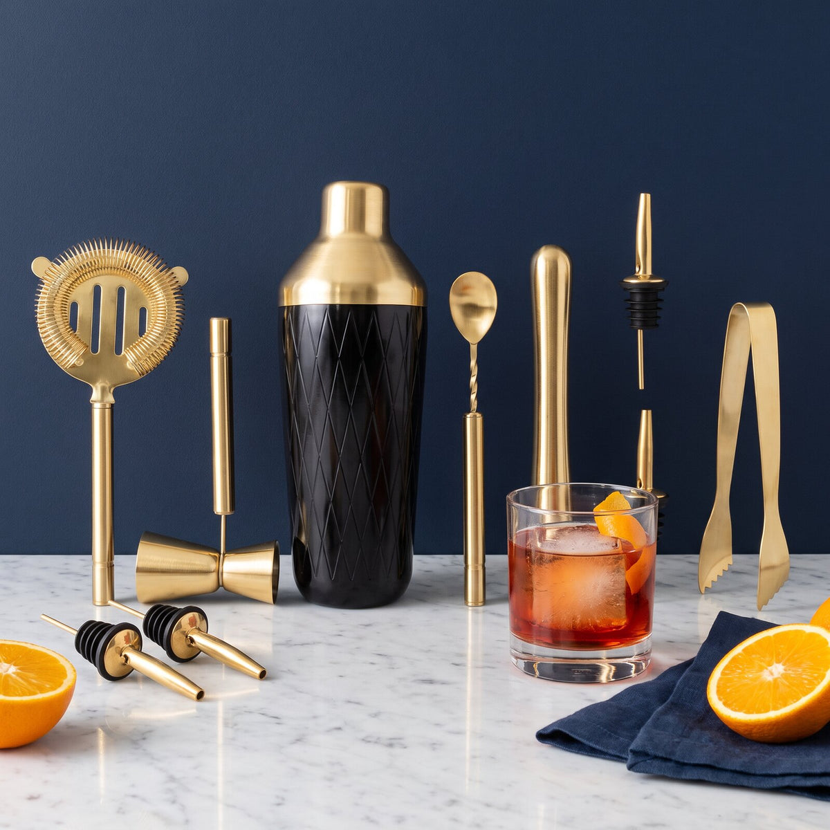 Kit Cocktail Chic Or — sur le bar