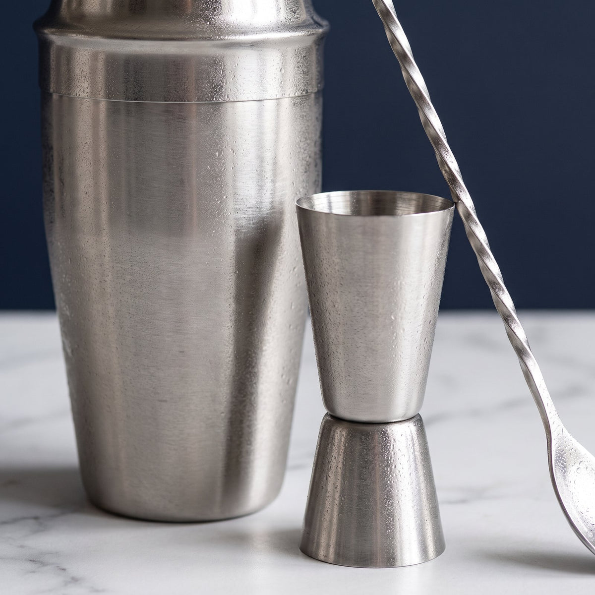 Kit Cocktail Premium 350ml — détail shaker et doseur